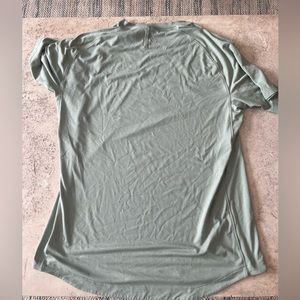 Men’s Lululemon License to Train Shirt Mint M